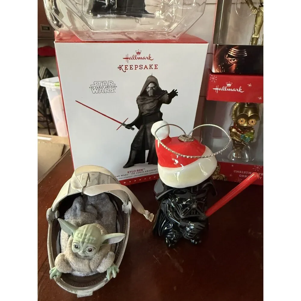 Awesome 8 piece Star Wars Lot of Holiday Ornaments and Puzzle